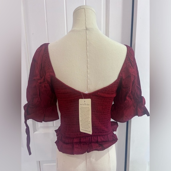 Band of Gypsies Band of the Free Satin Red Smocked Copped Top Size Small NWT - Picture 2 of 2